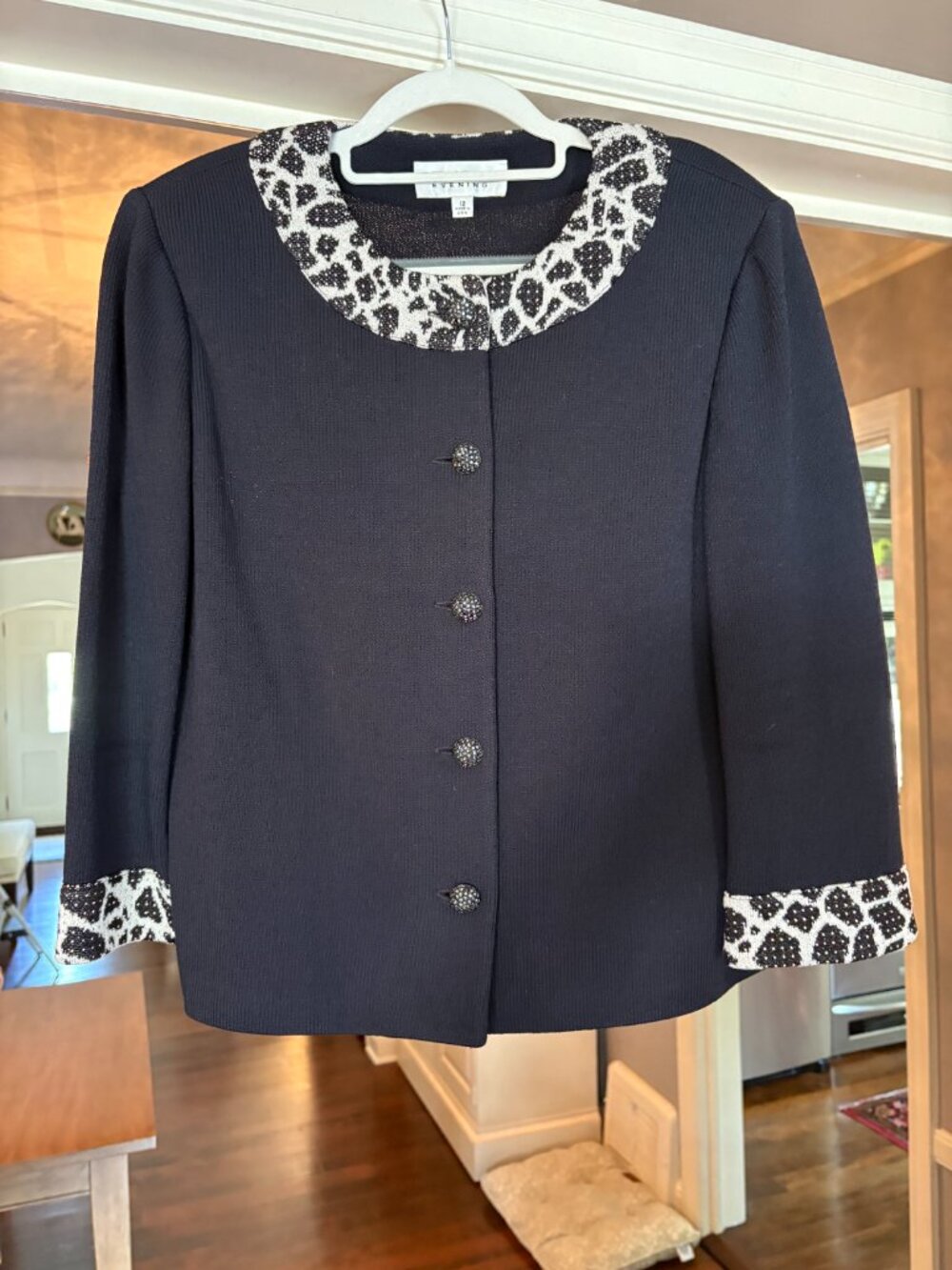 NWOT (Other) St. John Evening Black Santana Knit Cropped Collarless Jacket. S 12